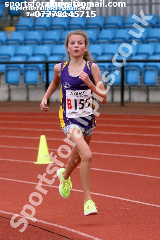 Girls under-13s 3 stage relay, Northern Senior 6 and 4 and Junior Stage Road Relays, SportsCity, Manchester. Photo:  David T. Hewitson/Sports for All Pics
